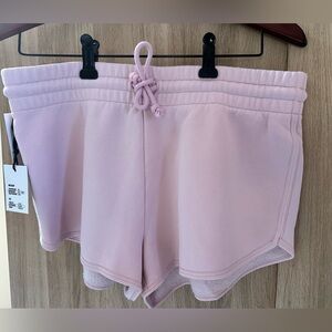 Aritzia Sweatfleece women’s short, size medium in Dusty Pink